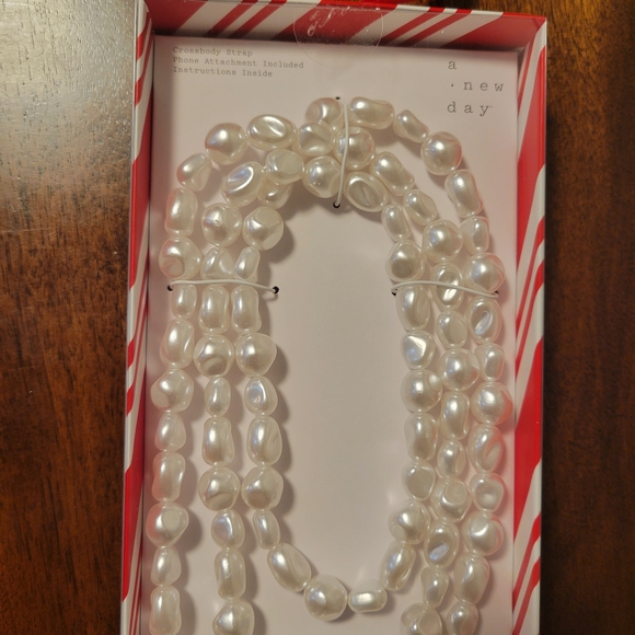 A New Day White Beaded Crossbody Strap For Phone NWT - Picture 2 of 6